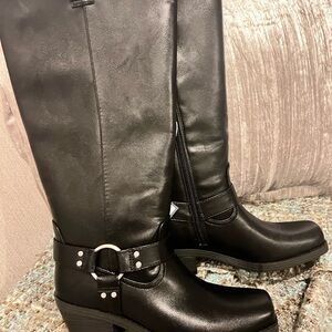 Black New Universal thread Women’s Oakley Harness Boots